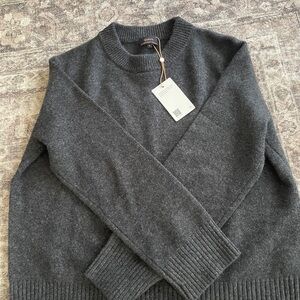 Quince Men’s Dark Charcoal Crewneck Sweater